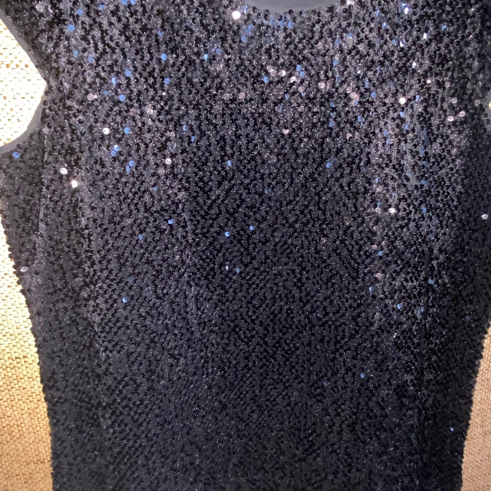 Mossimo Top - Picture 2 of 8